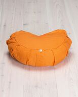 Yogiraj Meditation Cushion Crescent- meditaatiotyyny (Cloudberry Orange)